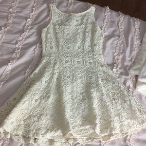 Beautiful Cream  Lace BBdakota Dress💕